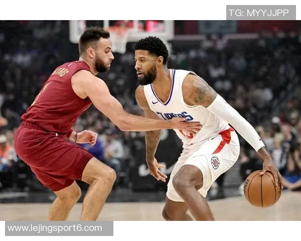 乔治表现平平17投仅中6得17分3篮板3助攻并遭遇5次犯规 乔治表现平平17投仅中6得17分3篮板3助攻并遭遇5次犯规